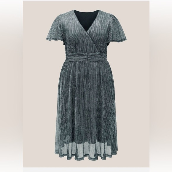 Bloomchic Plus Size Glitter Mesh Surplice Neck Ruffle Sleeve Pocket Mid Dress - Picture 4 of 6